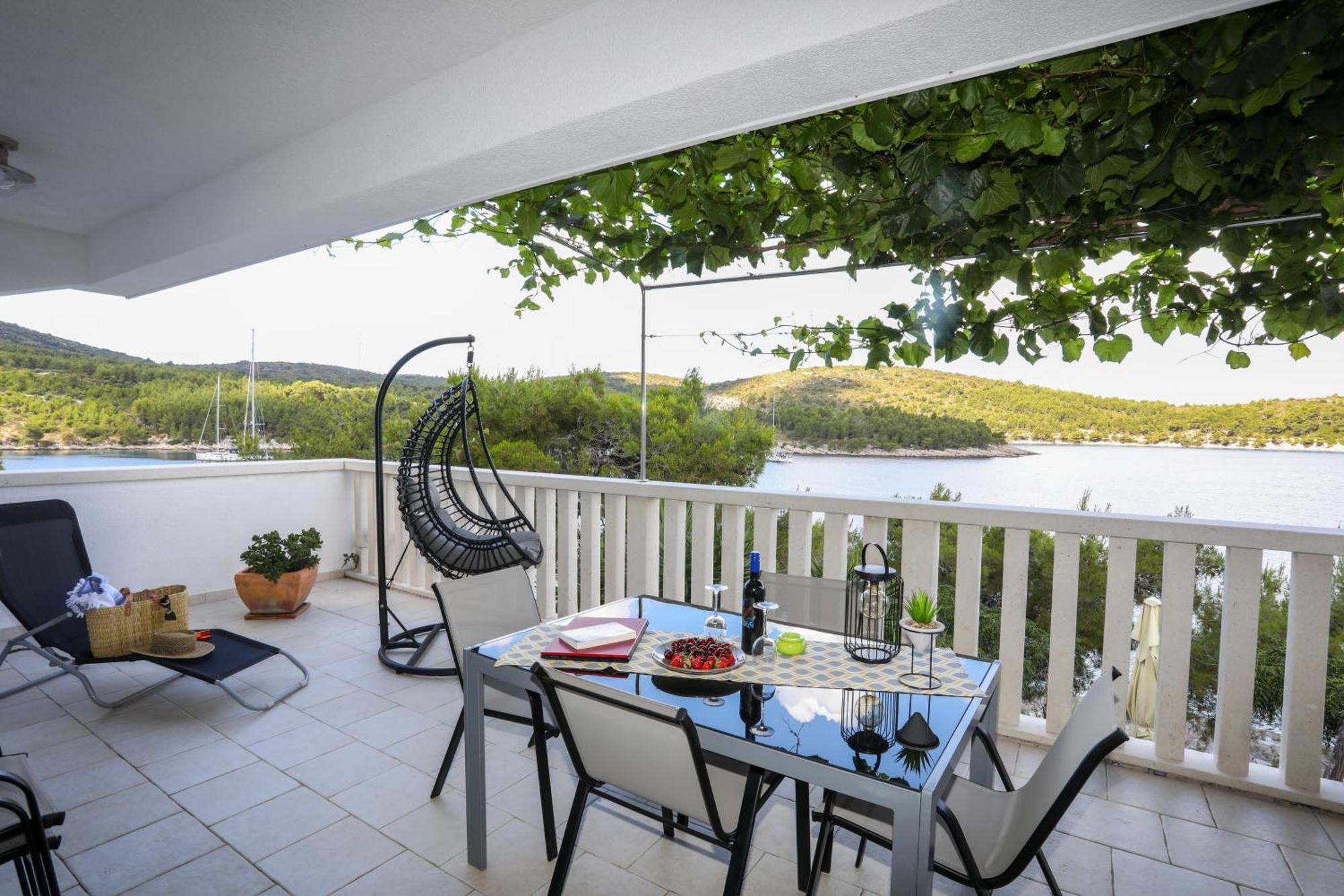 Island Breeze M - Zf Hvar *