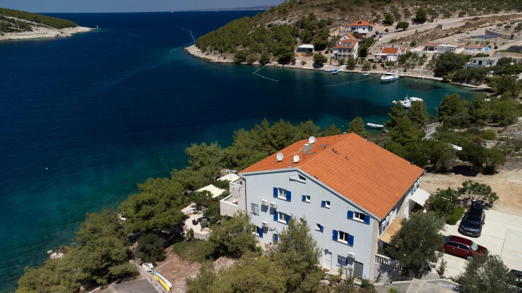 Island Breeze M - Zf Hvar *