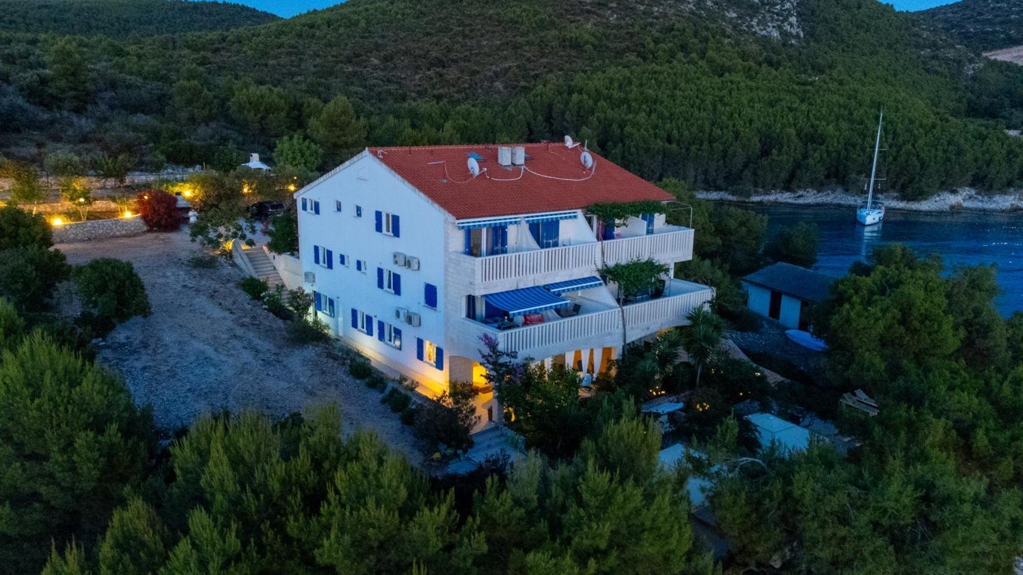 Island Breeze M - Zf Hvar Hvar Town